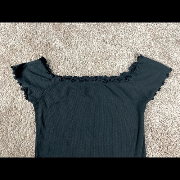 Hollister off the Shoulder Shirt - Picture 2 of 3
